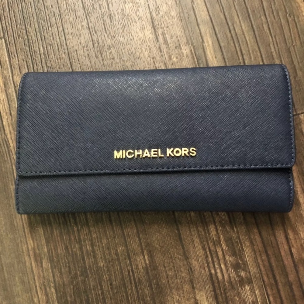 Michael kors wallet